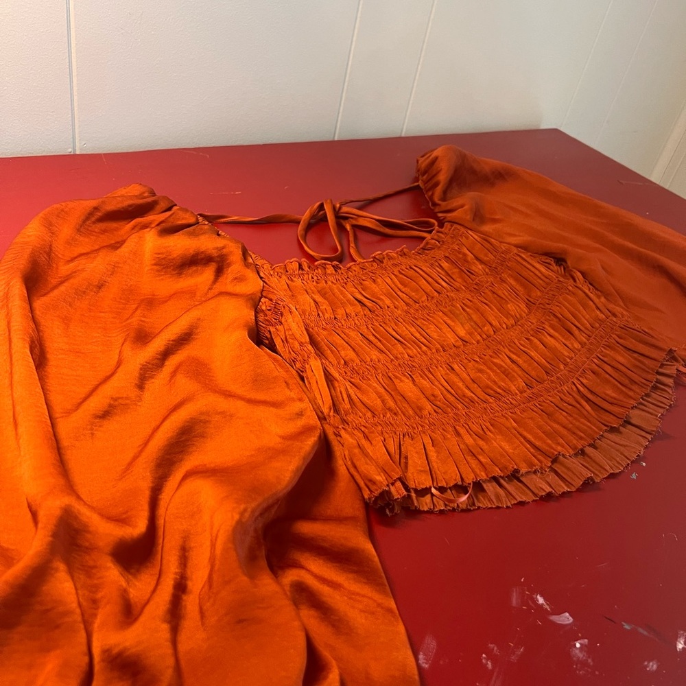 BURNT ORANGE TOP